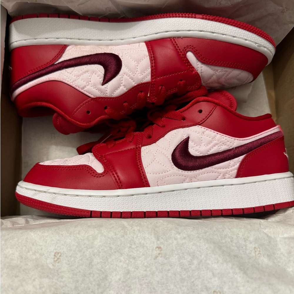 nike air jordan  1 low se red quilt Man Size 6y / Women Size 7.5